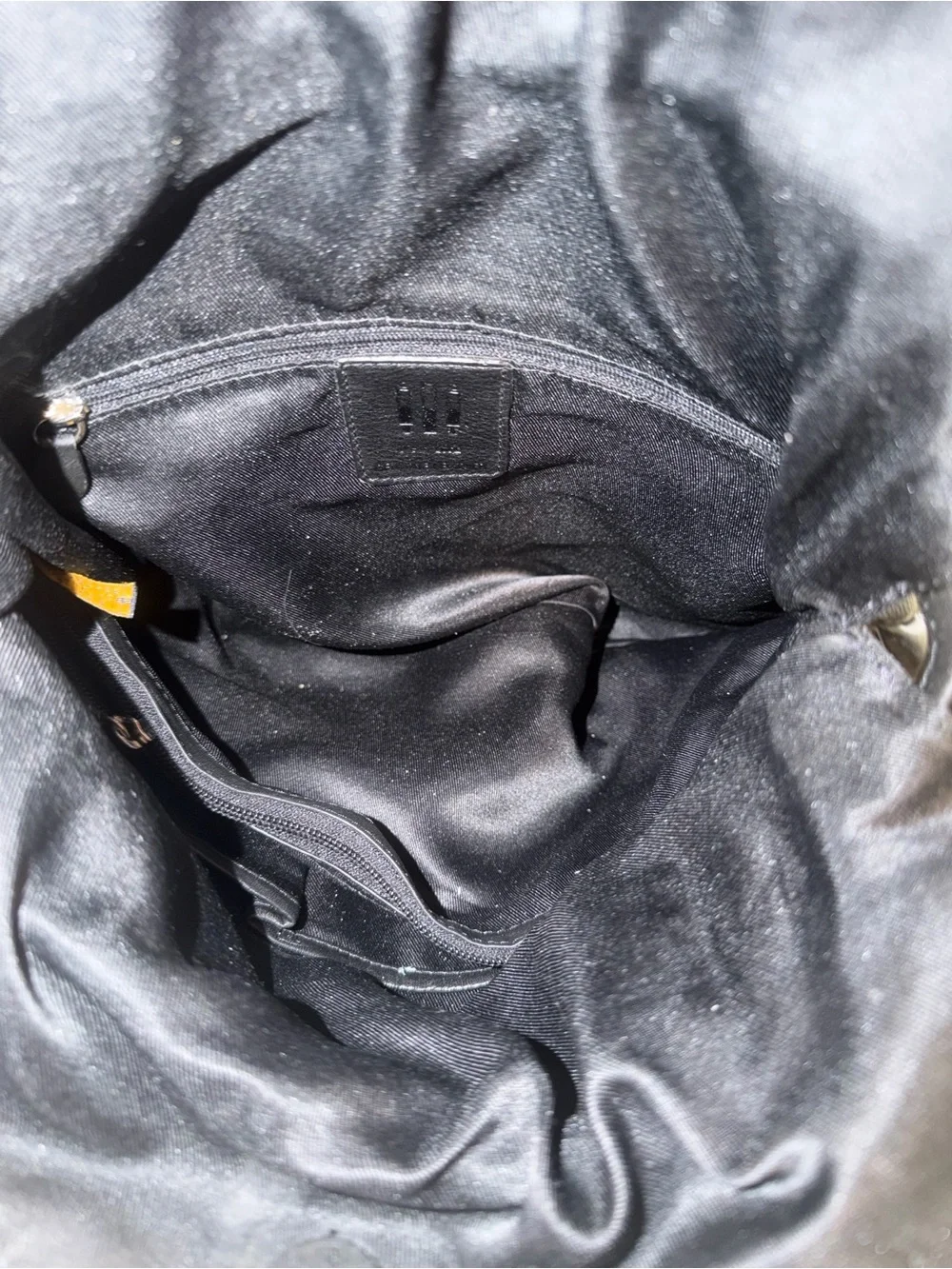 ili New York Black Leather Drawstring Bucket Bag Crossbody Shoulder Bag